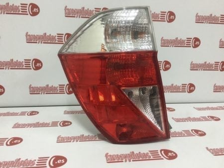 Piloto trasero izquierdo Honda FRV año 2004 a 2009 Honda FR-V - Imagen 2