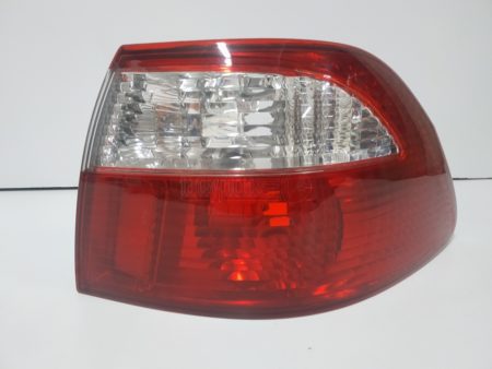 Piloto trasero derecho Mazda 626 Sedan año 2000 a 2002 4 Puertas - Imagen 2
