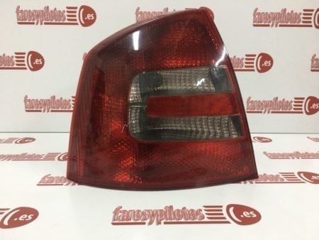 Piloto trasero izquierdo Skoda Octavia II año 2004 a 2009