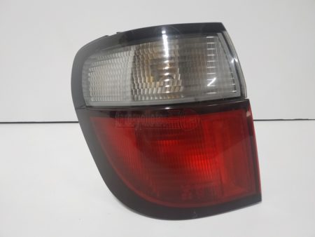 Piloto trasero izquierdo Mazda 626 Vagon Familiar año 1997 a 2002