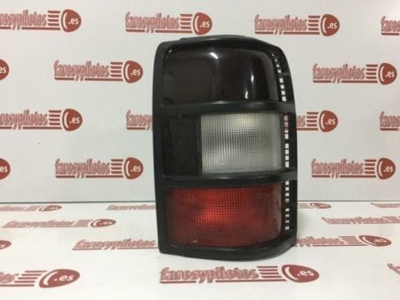 Piloto trasero derecho Mitsubishi Montero Pajero año 1991 a 1998