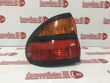 Piloto trasero izquierdo Renault Laguna año 1998 a 2001