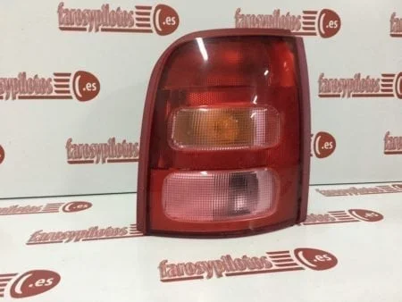 Piloto trasero derecho Nissan Micra K11C año 2000 a 2003
