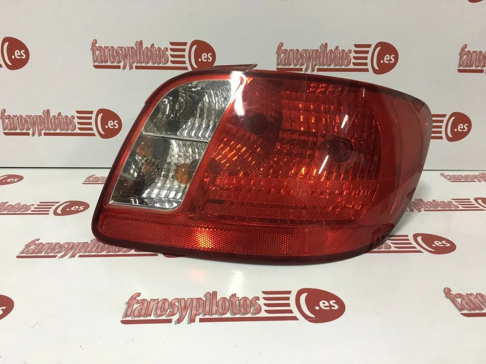 Piloto trasero derecho Kia Rio Sedan 4 puertas año 2004 a 2011