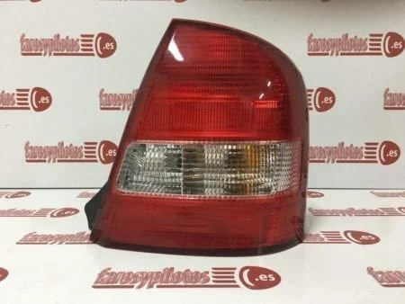 Piloto trasero derecho Mazda 323 Sedan 4 puertas Año 1998 a 2003 - Imagen 2