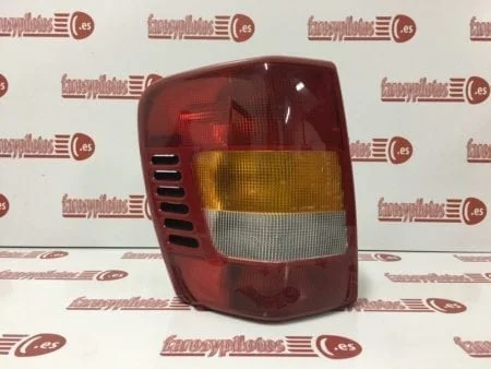 Piloto trasero izquierdo Jeep Grand Cherokee año 1999 a 2004