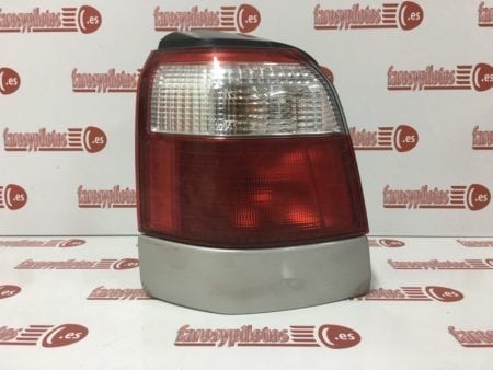 Piloto trasero izquierdo Subaru Forester año 2000 a 2002