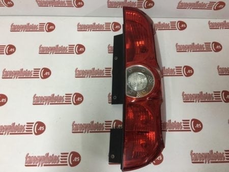 Piloto trasero derecho Fiat Doblo año 2010 a 2015 2 PUERTAS
