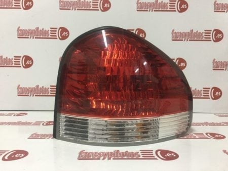 Piloto trasero derecho Hyundai Santa Fe año 2004 a 2006 Restyling (Producto Reciclado)