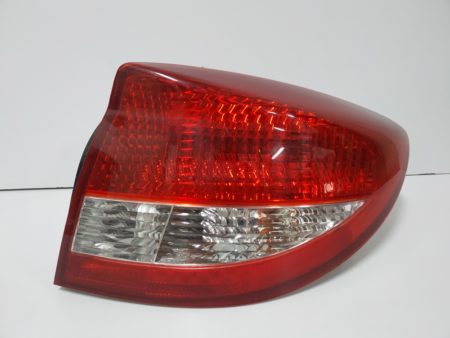 Piloto trasero derecho Kia Rio Sedan 4 puertas año 2002 a 2005 - Imagen 2