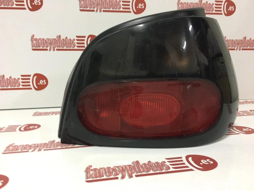 Piloto trasero derecho Renault Megane 5 puertas año 1995 a 1999 - Imagen 4