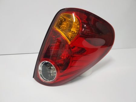 Piloto trasero derecho Mitsubishi L200 año 2006 a 2015