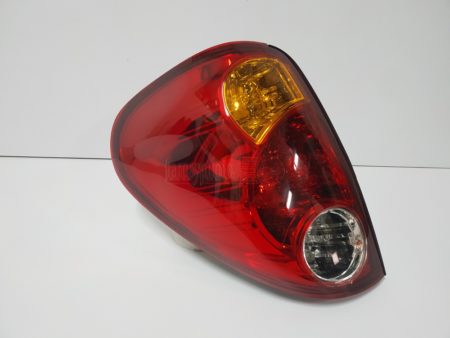 Piloto trasero izquierdo Mitsubishi L200 año 2006 a 2015