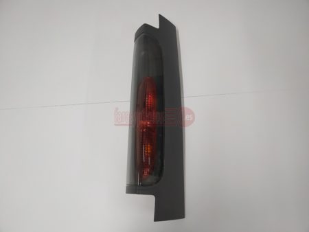 Piloto trasero derecho Renault Trafic 2 Puertas año 2001 a 2006 FURGON Apertura puertas 180 Furgón Opel Vivaro Nissan Primastar LLE211