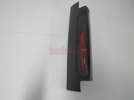 Piloto trasero izquierdo Renault Trafic 2 Puertas año 2001 a 2006 FURGON Apertura puertas 180 Opel Vivaro Nissan Primastar LLE212