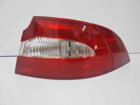 Piloto trasero derecho Skoda Superb año 2008 a 2013 - Imagen 3