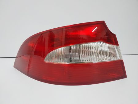 Piloto trasero izquierdo Skoda Superb año 2008 a 2013