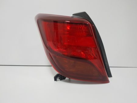 Piloto trasero izquierdo Toyota Yaris año 2014 a 2019 - Imagen 3