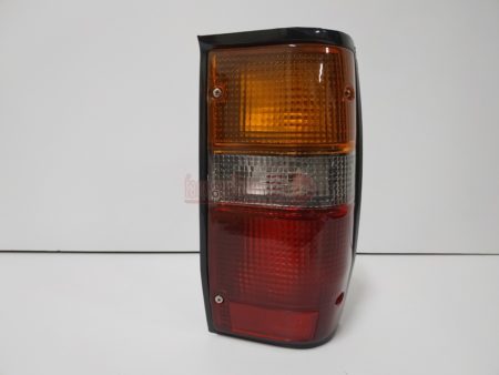 Piloto trasero derecho Mitsubishi L200 año 1986 a 1995
