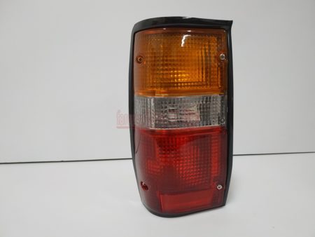 Piloto trasero izquierdo Mitsubishi L200 año 1986 a 1996