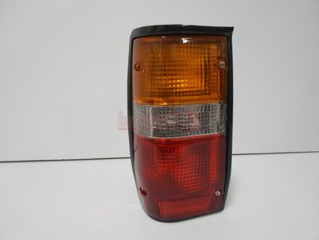 Piloto trasero izquierdo Mitsubishi L200 año 1986 a 1996 - Imagen 3