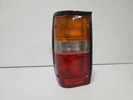 Piloto trasero izquierdo Mitsubishi L200 año 1986 a 1996 - Imagen 4