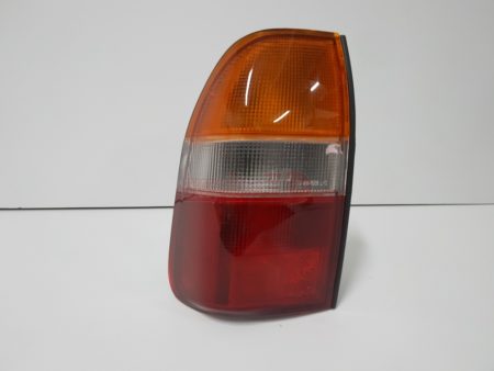 Piloto trasero izquierdo Mitsubishi L200 K74 año 1996 a 2006 Ambar Blanco Rojo