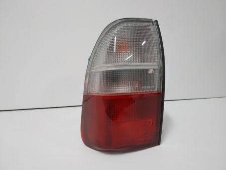 Piloto trasero izquierdo Mitsubishi L200 K74 año 1996 a 2006 Blanco Rojo