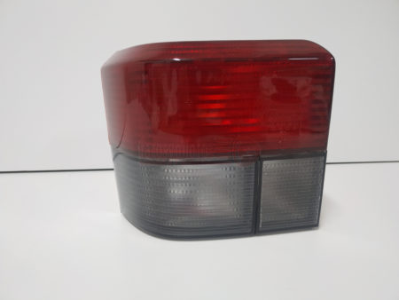 Piloto trasero izquierdo Volkswagen Transporter T4 Multivan Caravelle año 1996 a 2003