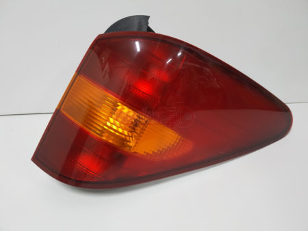 Piloto trasero derecho SsangYong Rodius Ambar año 2007 a 2013 (Articulo Reciclado)