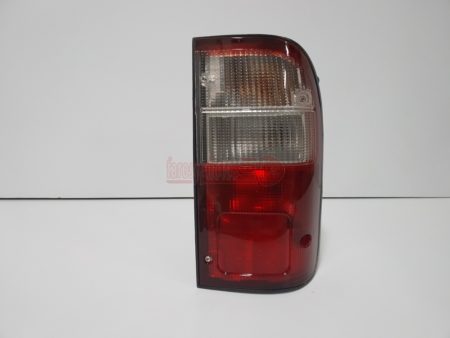Piloto trasero derecho Toyota Hilux año 1998 a 2004 - Imagen 2