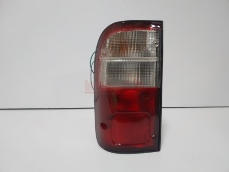 Piloto trasero izquierdo Toyota Hilux año 1998 a 2004 - Imagen 3