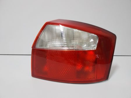 Piloto trasero derecho Audi A4 Sedan 4 puertas año 2001 a 2005