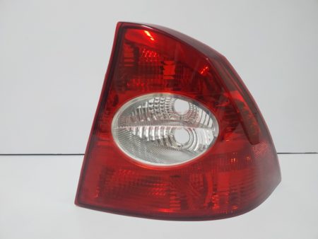Piloto trasero derecho Ford Focus Sedan 4 Puertas año 2005 a 2008