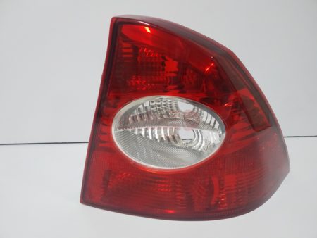 Piloto trasero derecho Ford Focus Sedan 4 Puertas año 2005 a 2008 - Imagen 3