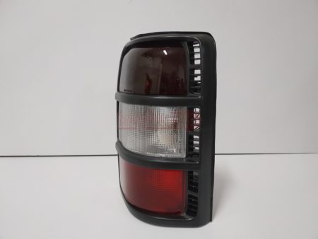 Piloto trasero derecho Mitsubishi Montero Pajero año 1991 a 1998 - Imagen 5