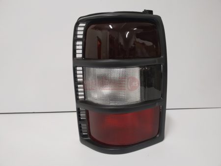 Piloto trasero izquierdo Mitsubishi Montero Pajero año 1991 a 1998