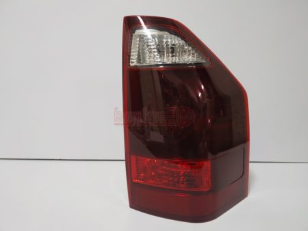 Piloto trasero derecho Mitsubishi Montero Pajero año 2003 a 2006