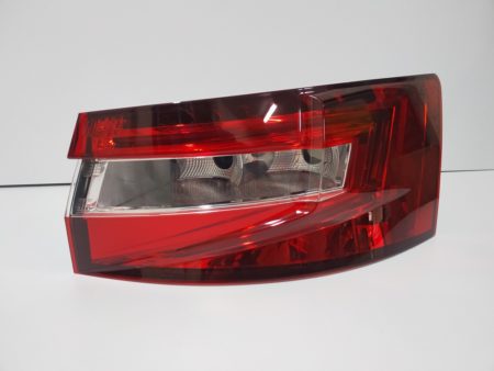 Piloto trasero derecho Skoda Superb III año 2015 a 2020 LED