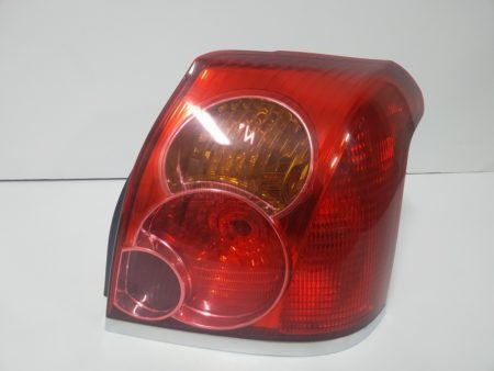 Piloto trasero derecho Toyota Avensis 5 Puertas año 2003 a 2006