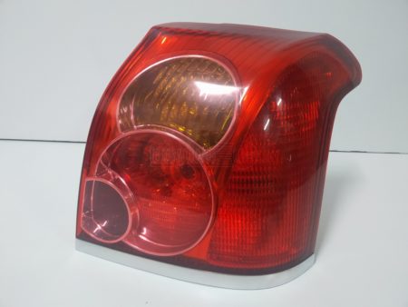 Piloto trasero derecho Toyota Avensis 5 Puertas año 2003 a 2006 - Imagen 3