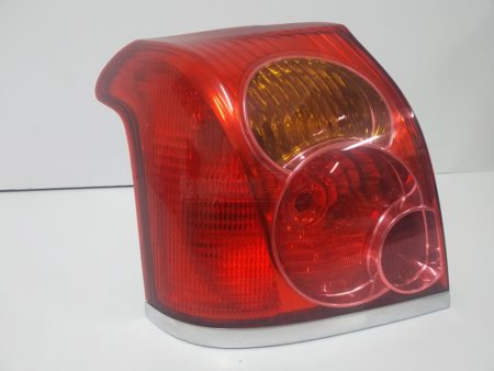 Piloto trasero izquierdo Toyota Avensis 5 Puertas año 2003 a 2006 - Imagen 3