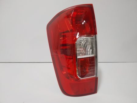 Piloto trasero izquierdo Nissan Navara año 2014 a 2019