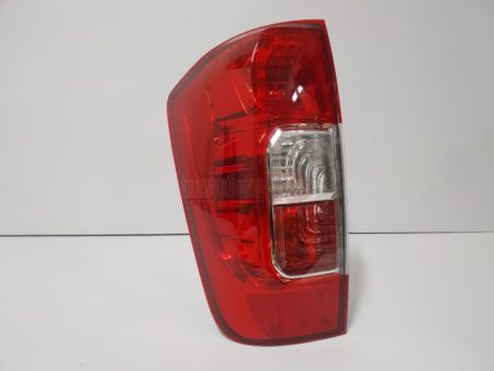 Piloto trasero izquierdo Nissan Navara año 2014 a 2019 - Imagen 3