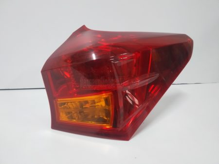Piloto trasero derecho Toyota Auris Touring Sport año 2012 a 2015 LED Familiar - Imagen 3