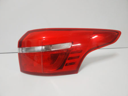Piloto trasero derecho Ford Focus Sportbreak Restyling año 2014 a 2019 LED (Articulo Reciclado)