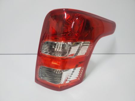 Piloto trasero derecho Mitsubishi L200 año 2015 a 2019