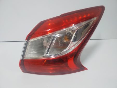 Piloto trasero derecho Nissan Pulsar año 2013 a 2019 - Imagen 2