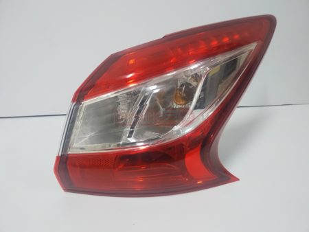 Piloto trasero derecho Nissan Pulsar año 2013 a 2019 - Imagen 3