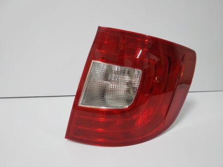 Piloto trasero derecho Skoda Superb Combi, Kombi, Break Familiar año 2008 a 2013 Piloto de bombilla - Imagen 2